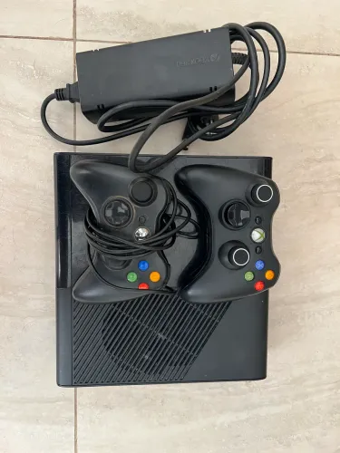 Xbox 360 desbloqueado 250gb 35 jogos