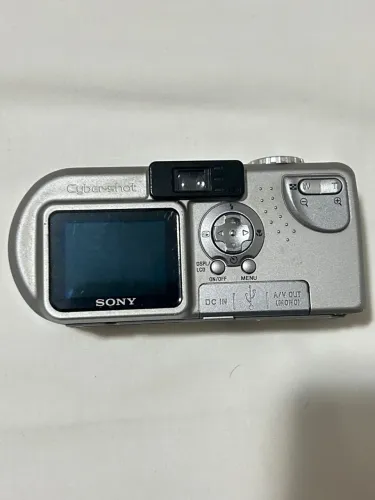 Camera digital Sony Cyber-shot DSC-P9