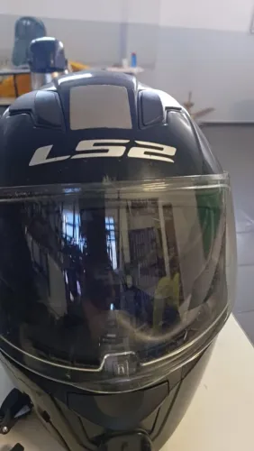 Capacete Ls2 62 com óculos de sol