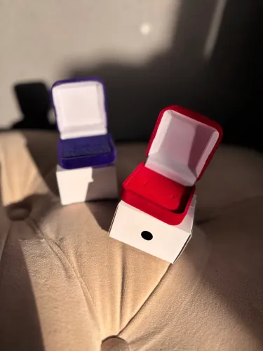 Caixinha de veludo porta anéis 