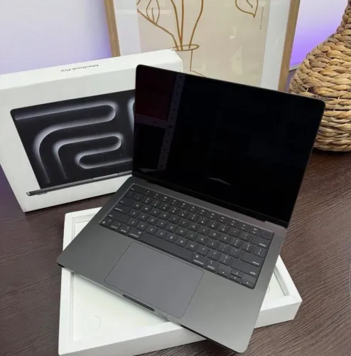MacBook Pro m4 Max