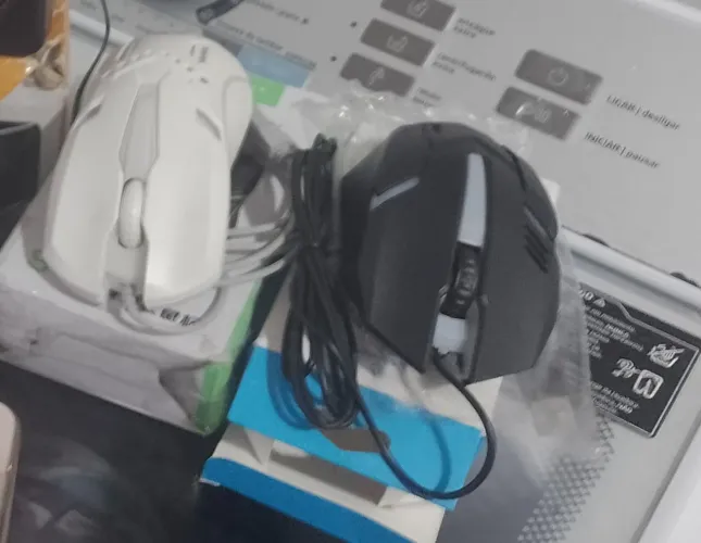 Mouses e diversos R$: 25 reais cada