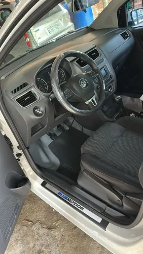 Volkswagen Fox Bluemotion 1.0 MI Total Flex 12V 5P 2014