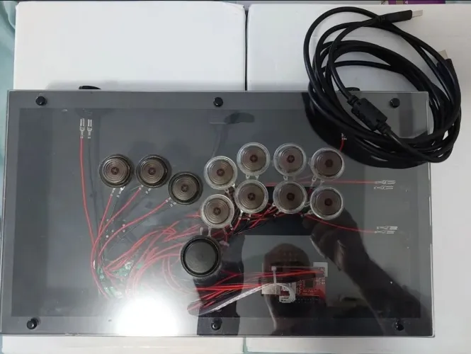 Controle Hitbox Fight Box Custom, Botões Punk Workshop e espaço para arte personalizada