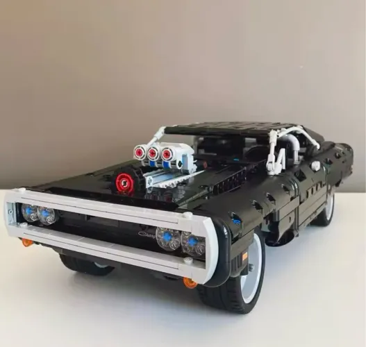 Kit de montar Dodge Charger RT 1970 Velozes&Furiosos 1077 peças (Compatível com Lego)