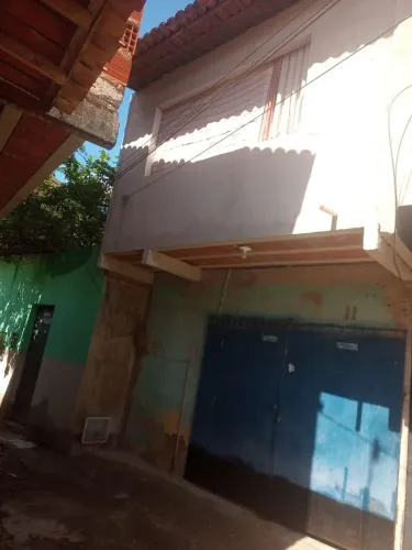 Vende se uma casa no genibau
