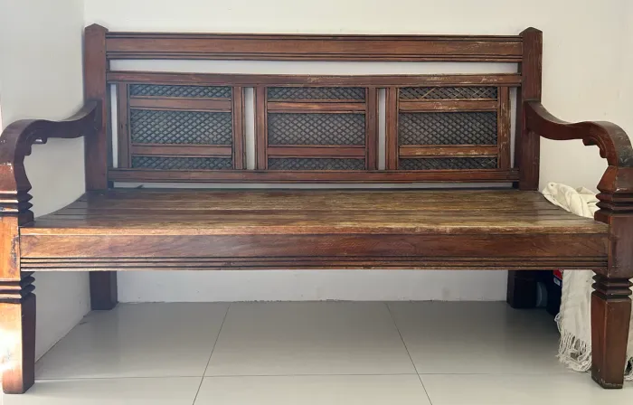 Namoradeira madeira de lei