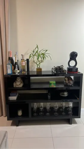 Estante em preto Laca Tok Stok