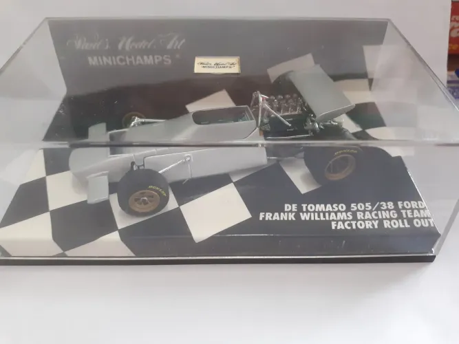 Miniatura Minichamps 