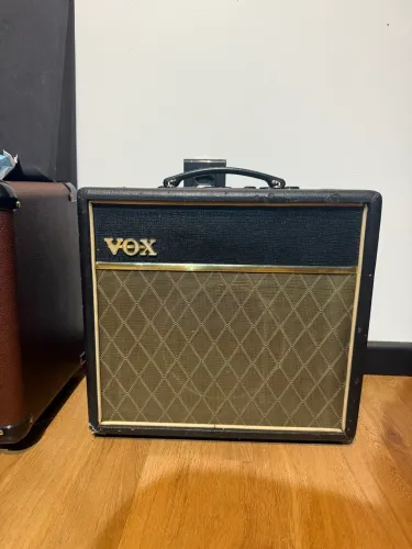 Amplificador Vox pathfinder 15r