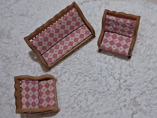 Brinquedo em madeira poltronas