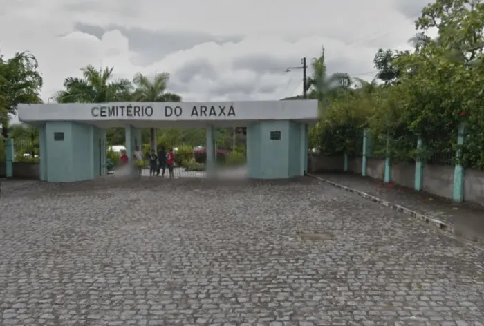 JAZIGO CEMITÉRIO ARAXA 