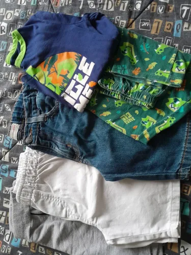 Conjunto Infantil: Camiseta, Shorts e Calça Dino