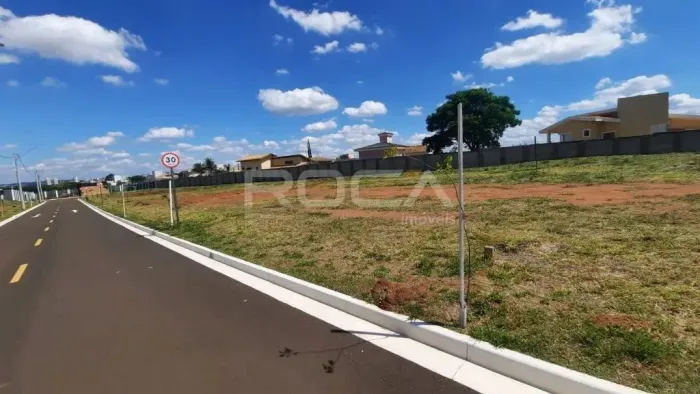 Terreno à venda no Condomínio Parque Faber Castell II em São Carlos
