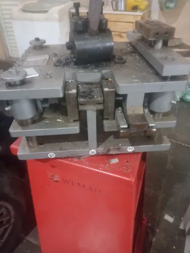 Máquina de Ferramentaria para Metalurgia