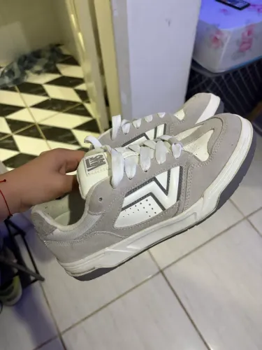 Tennis vans