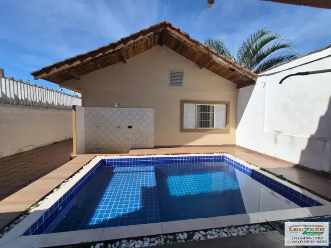 Casa para Locação em Peruíbe, Belmira Novaes, 3 dormitórios, 2 banheiros, 5 vagas
