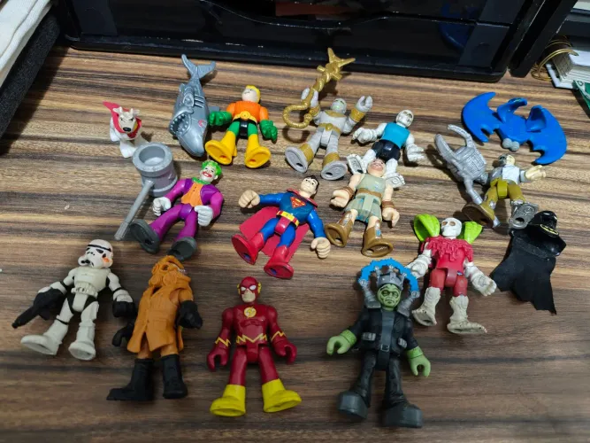 BONECO IMAGINEXT - LIGA DA JUSTIÇA - ESCOLHA UMA OPÇÃO
