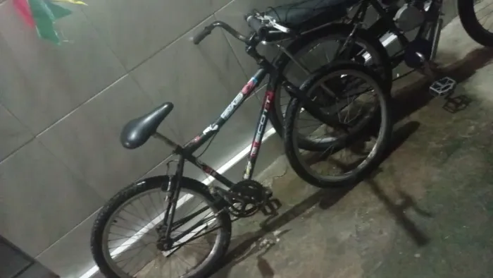 Vendo ou troco em celular, bicicleta 24.