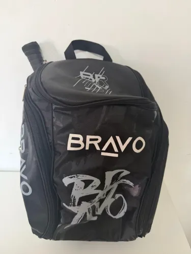 Raqueteira nova , marca Bravo , excelente !