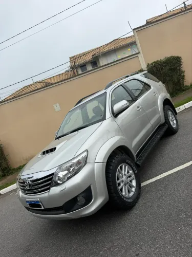 Toyota Hilux SW4 SRV D4-d 4X4 3.0 TDI Dies. AUT 2012