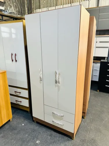 Guarda roupa solteiro com 3 portas / NOVO / entregamos