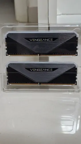(2x8gb) Corsair Vengeance RGB 3200 C16 DDR4