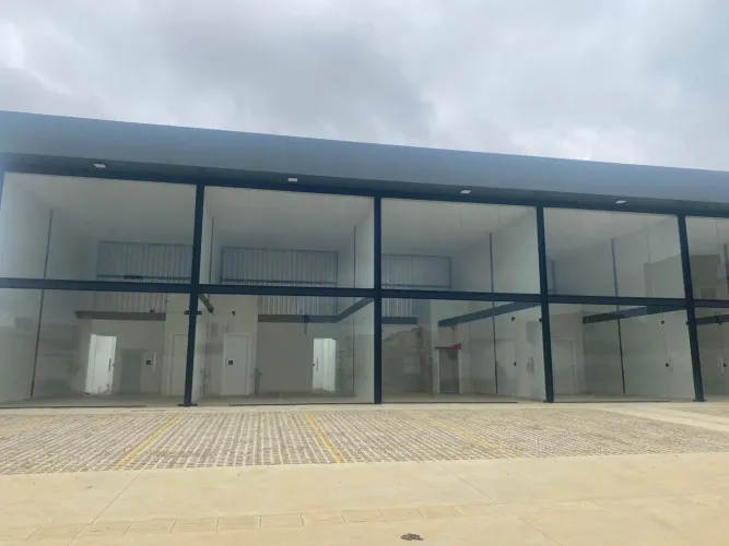 Alugo Lojas comerciais novas com Habites e possibilidade de fazer mezanino em regiao de gr