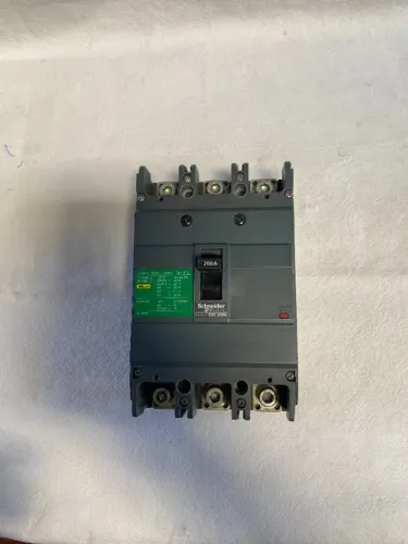 Disjuntor Caixa Moldada Schneider 3p 200a Ezc250n