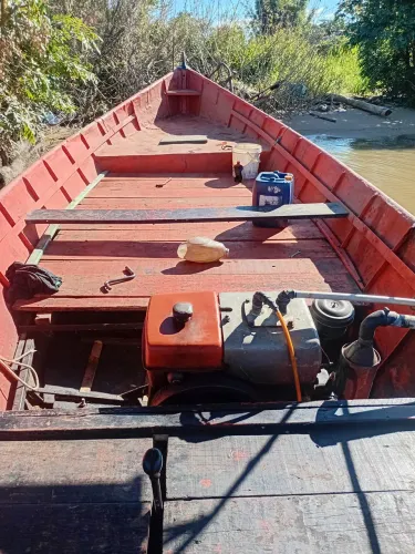 Barco de fibra com caverna chapa galvanizada 