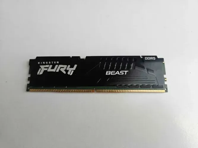 Memória RAM 32GB DDR5 5600Mhz Kingston ValueRAM - Dissipador fury beast