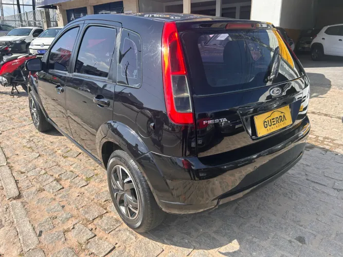 Ford Fiesta SE 1.6 8V Flex 5P 2014