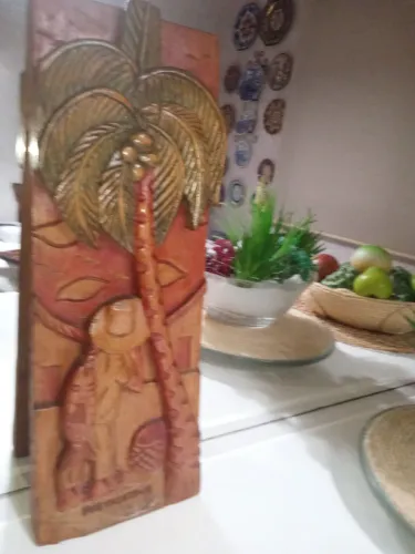 Mesa rústica 1.60x70x75x+quadros,entrega em mãos.