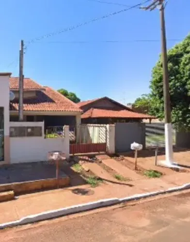 Casa e sala comercial em Angelica disponivel