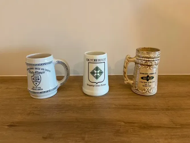 Linda coleção de canecos de chopp