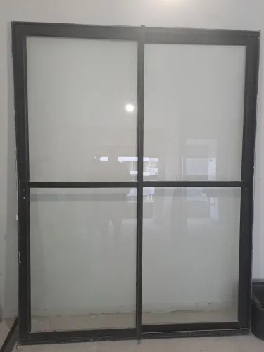 Portas em Alumínio/Vidro