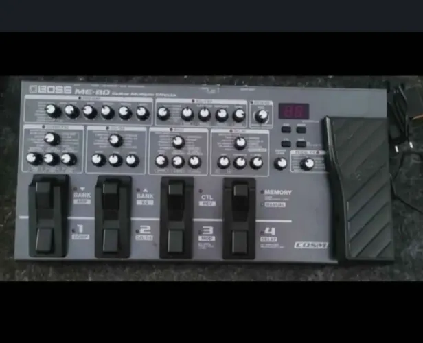 Pedaleira Boss ME-80