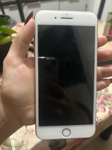 Celular 8 plus em boas condições 