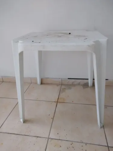 Mesa de plástico entrego em jf frete grátis 
