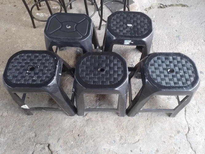 Bancos de plástico 48 cm valor de todas