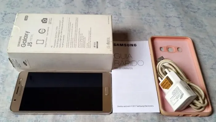 Celular Samsung J5 Metal Dourado - Excelente