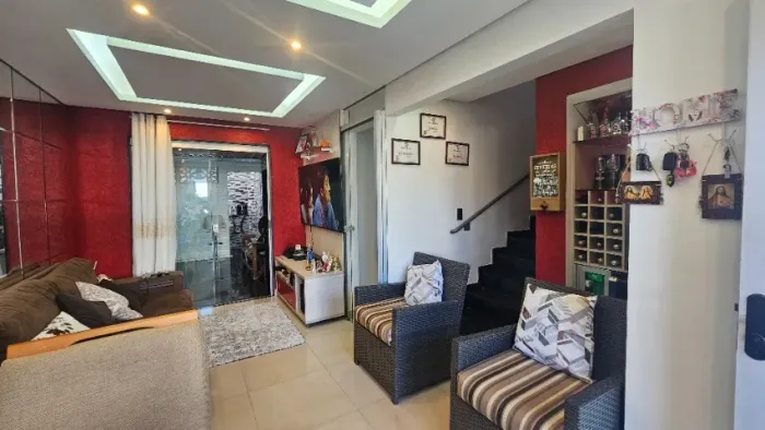 Vendo um Lindo Sobrado de 3 Quartos na QD 103 no Total Ville Santa Maria DF