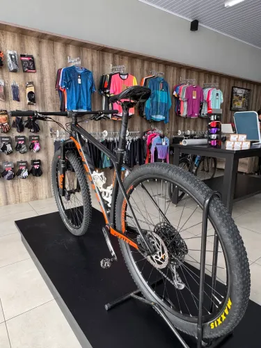 Bicicleta Scott Carbono