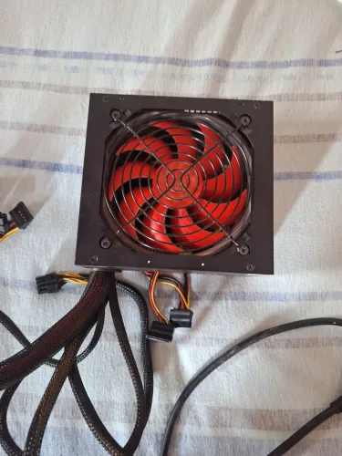 Fonte Fortrek Crusader 500W (Para PC Básico / Escritório)