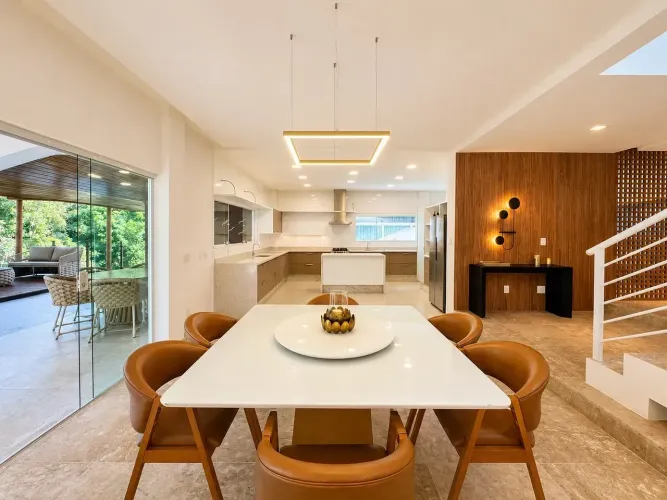 Alphaville I | Casa de Alto Padrão com 3 Suítes, 523m² e Totalmente Mobiliada