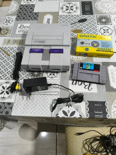 Super Nintendo bonito com Mário 