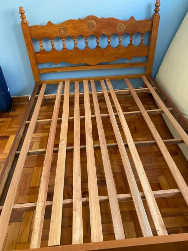 Cama casal madeira maciça