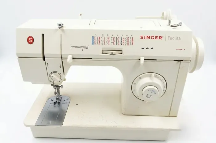 Máquina de Costura Singer Facilita