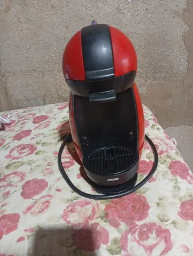 Cafeteira elétrica usada , em bom estado. FUNCIONANDO NORMALMENTE