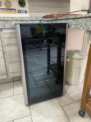 Adega de vinhos Electrolux